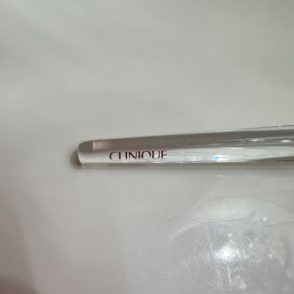Clinique Foundation Brush - Picture 3 of 4